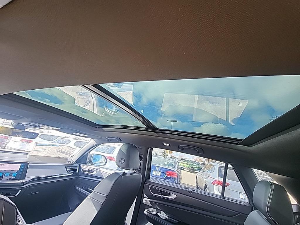 new 2026 Volkswagen Atlas Cross Sport car, priced at $50,891