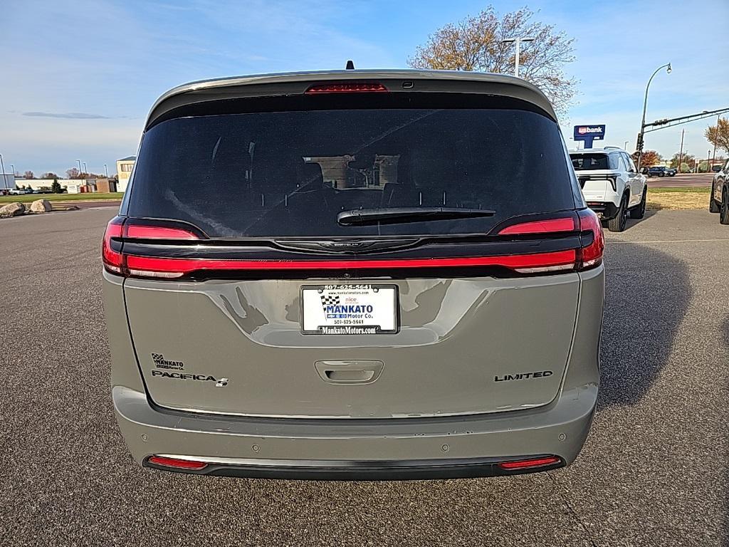 used 2025 Chrysler Pacifica car, priced at $38,356