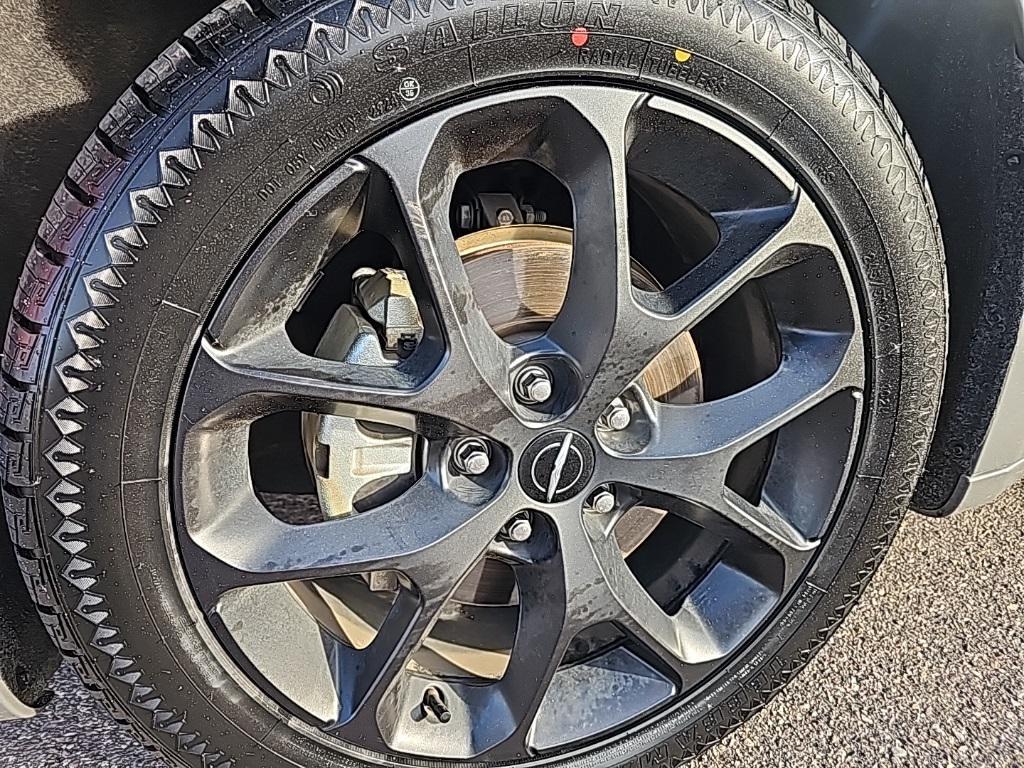 used 2025 Chrysler Pacifica car, priced at $38,356