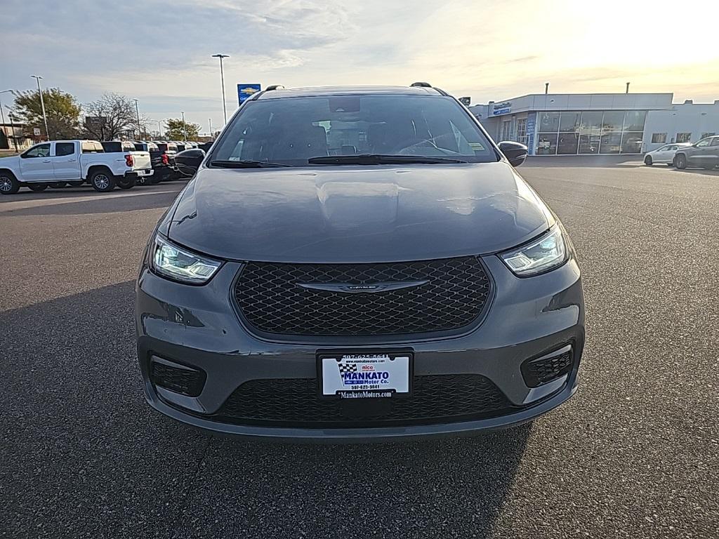 used 2025 Chrysler Pacifica car, priced at $38,356