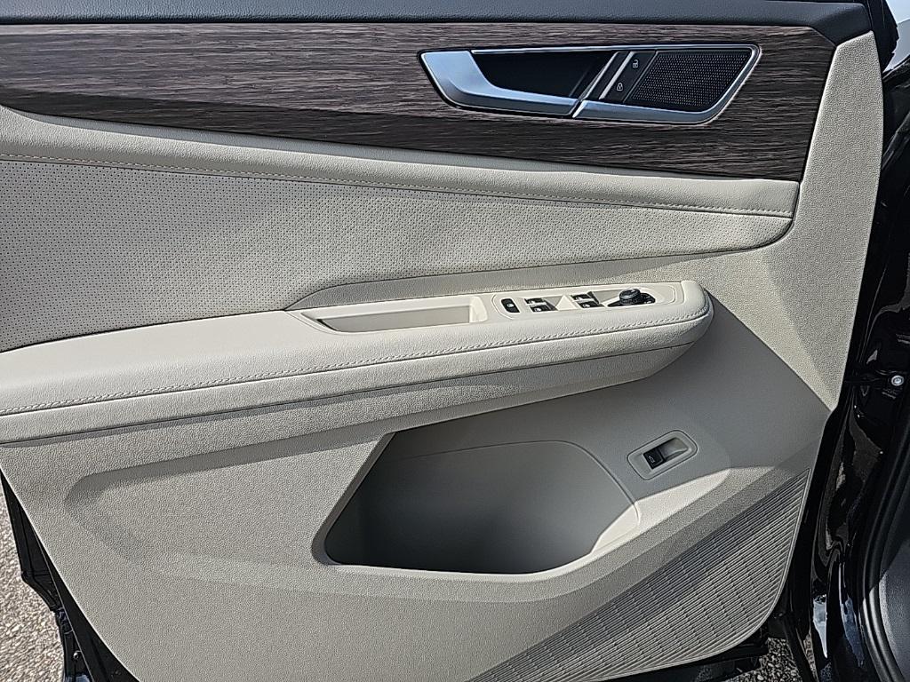new 2025 Volkswagen Atlas car, priced at $45,328