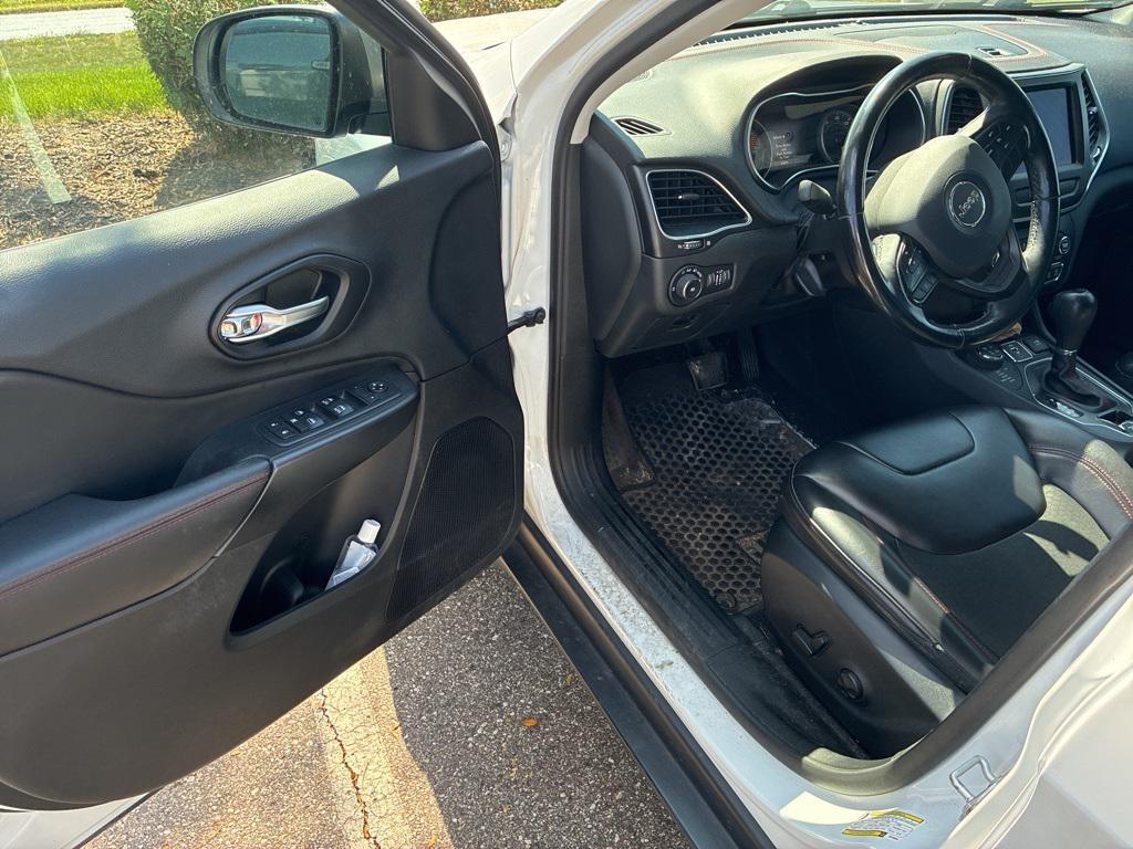 used 2019 Jeep Cherokee car, priced at $21,989