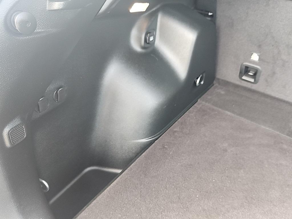 used 2019 Jeep Cherokee car, priced at $21,395
