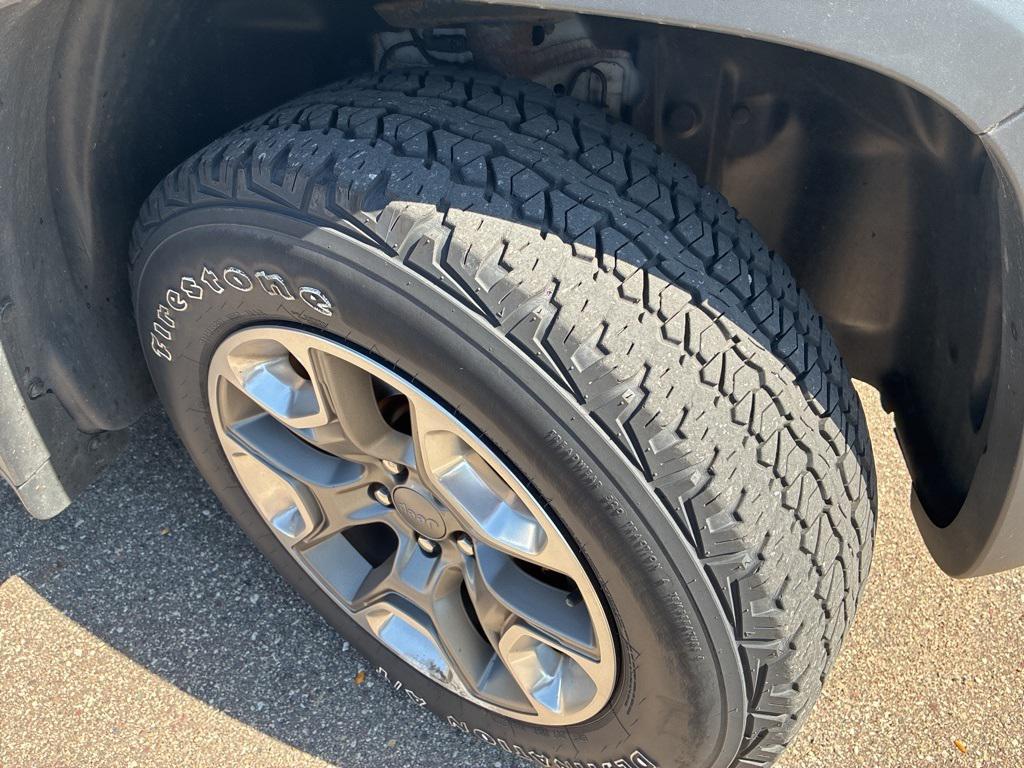 used 2019 Jeep Cherokee car, priced at $21,989