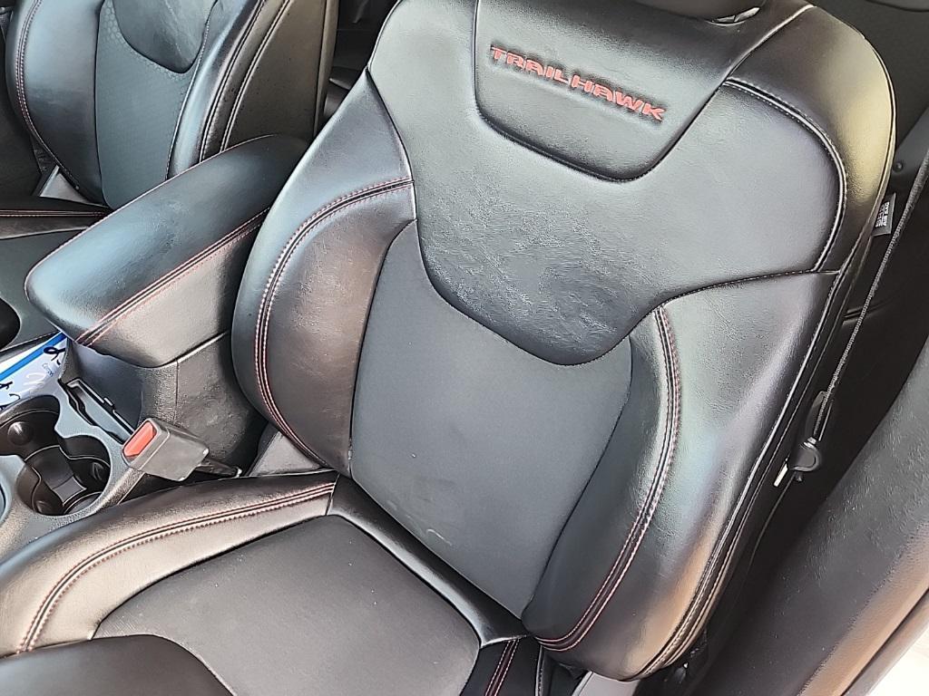 used 2019 Jeep Cherokee car, priced at $21,395