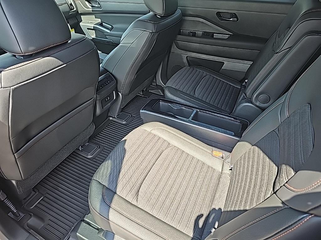 new 2025 Nissan Pathfinder car, priced at $44,005