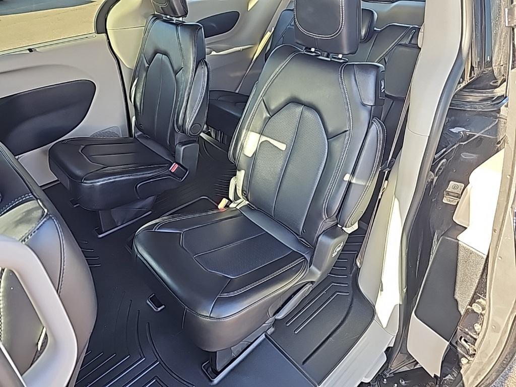 used 2024 Chrysler Pacifica car, priced at $29,958