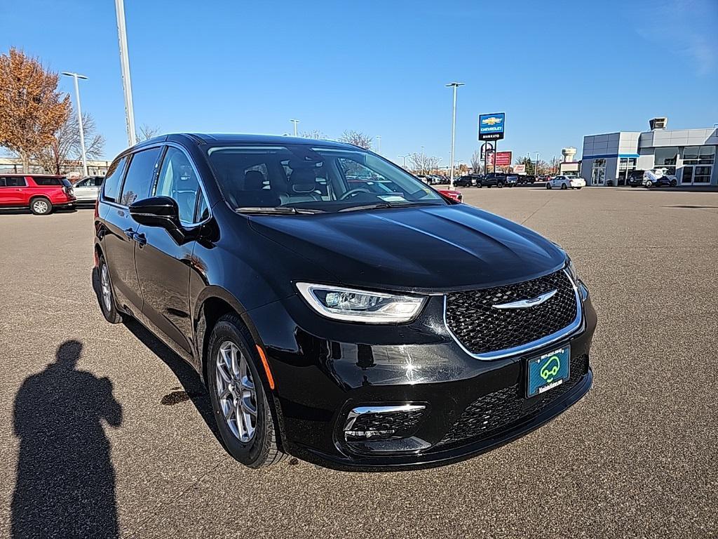 used 2024 Chrysler Pacifica car, priced at $29,958