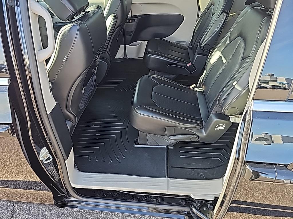 used 2024 Chrysler Pacifica car, priced at $29,958