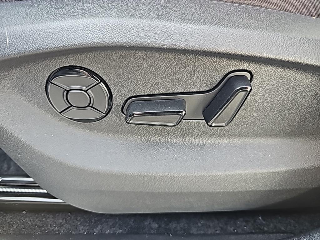 new 2026 Volkswagen Tiguan car, priced at $36,323