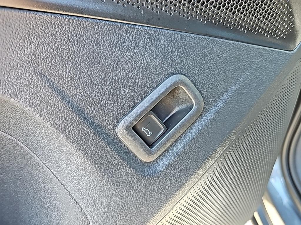 new 2025 Volkswagen Tiguan car, priced at $34,530