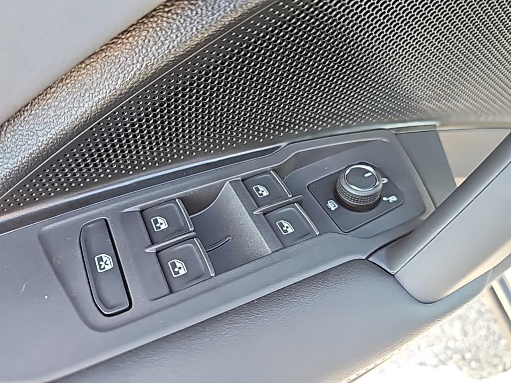 new 2025 Volkswagen Tiguan car, priced at $34,530