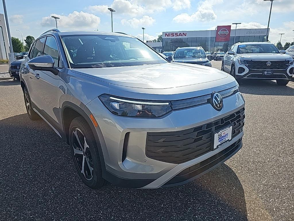new 2025 Volkswagen Tiguan car, priced at $33,502