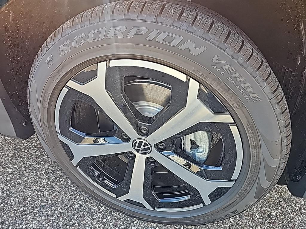 new 2025 Volkswagen Tiguan car, priced at $33,502