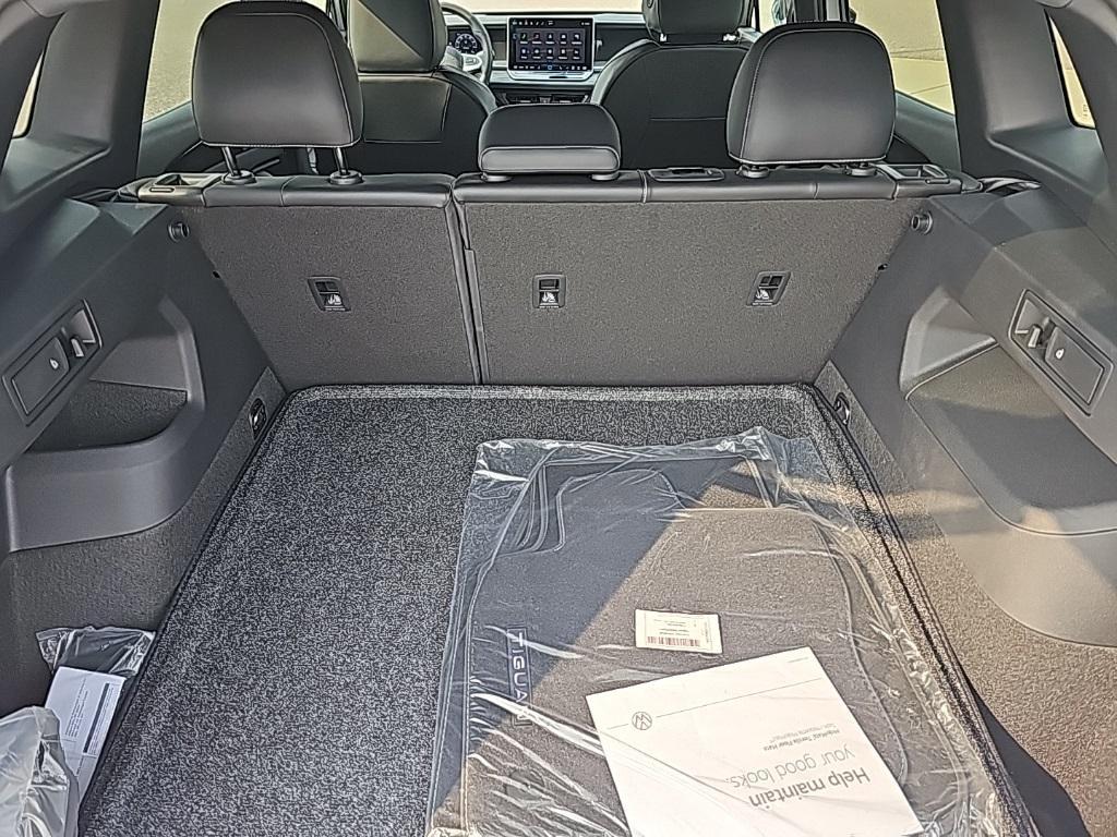 new 2025 Volkswagen Tiguan car, priced at $36,998