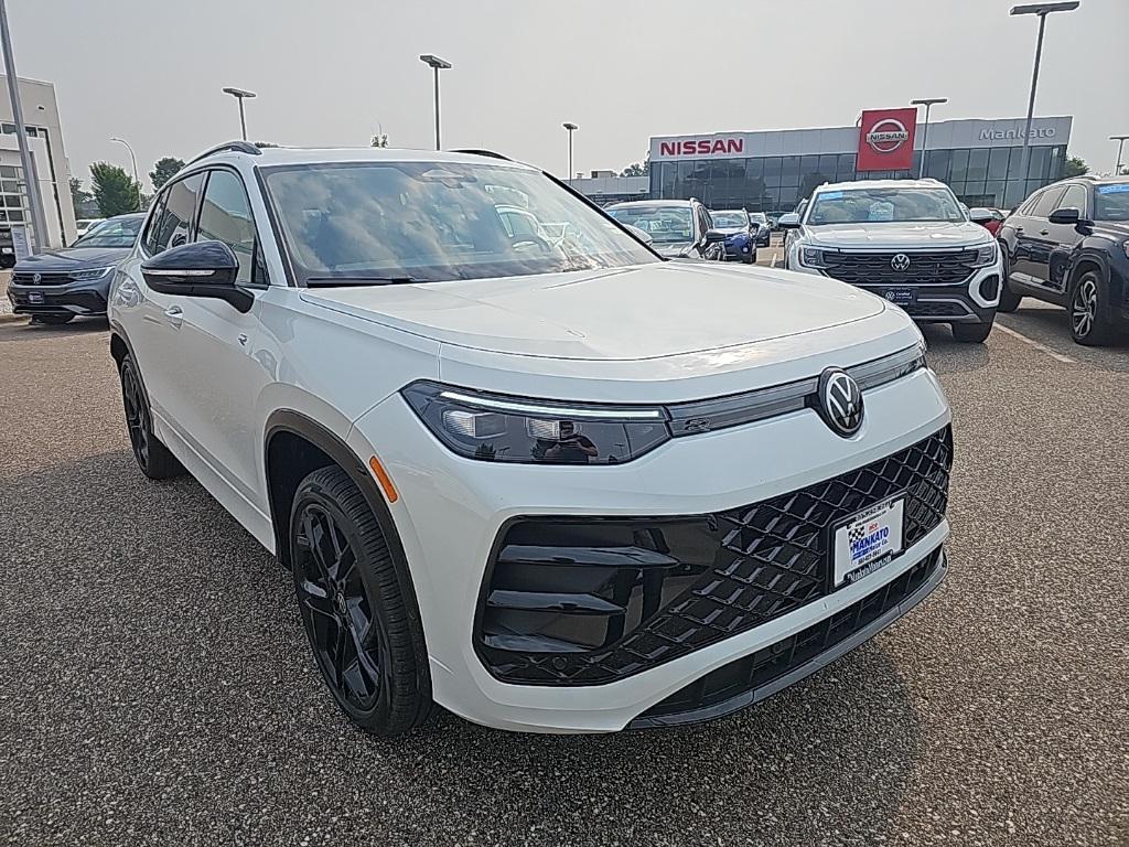 new 2025 Volkswagen Tiguan car, priced at $36,998