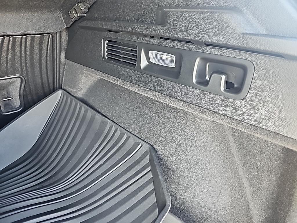 used 2025 Buick Envision car, priced at $37,203