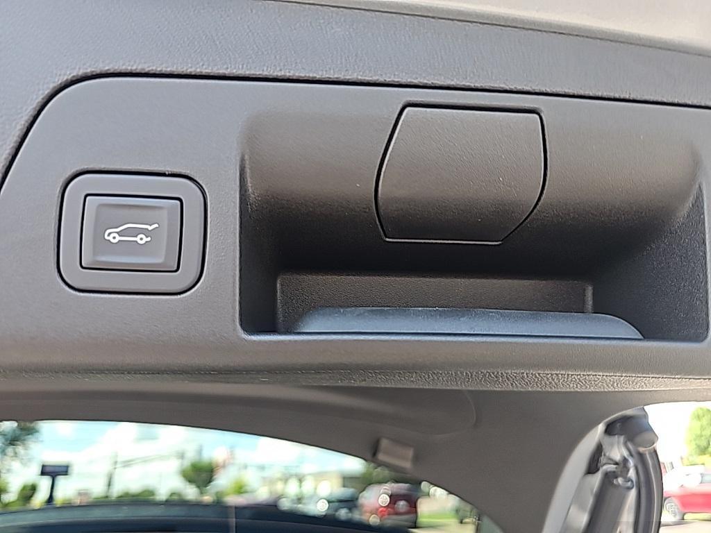 used 2025 Buick Envision car, priced at $37,203