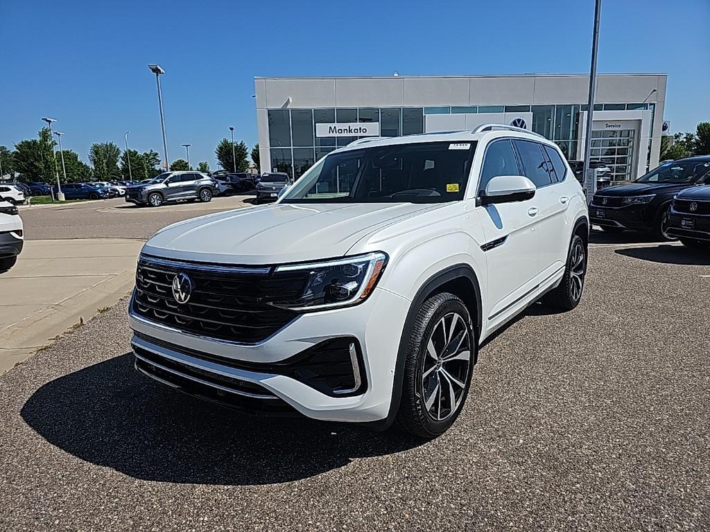 new 2025 Volkswagen Atlas car, priced at $51,696