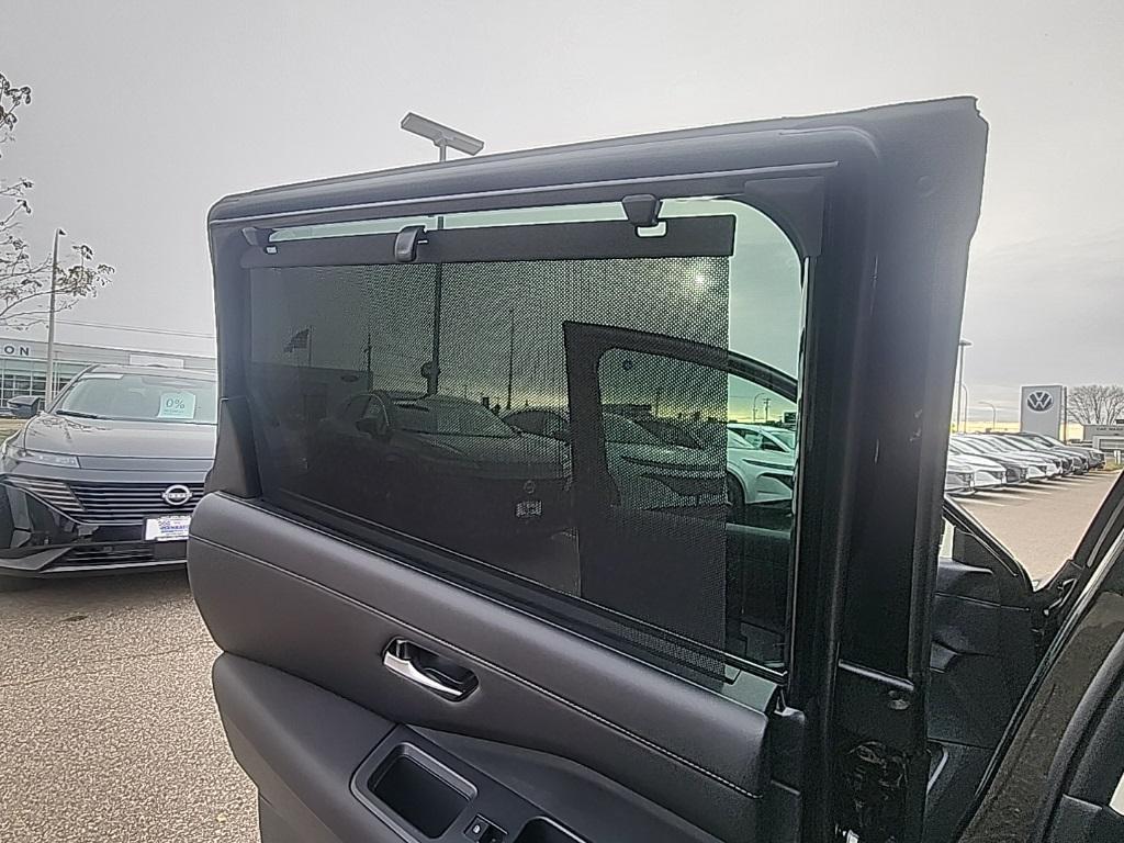 new 2025 Nissan Pathfinder car, priced at $39,960