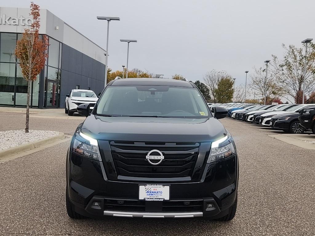 new 2025 Nissan Pathfinder car, priced at $39,960