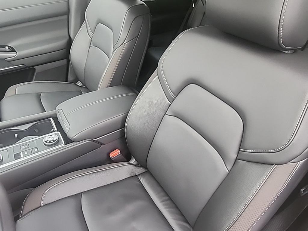 new 2025 Nissan Pathfinder car, priced at $39,960