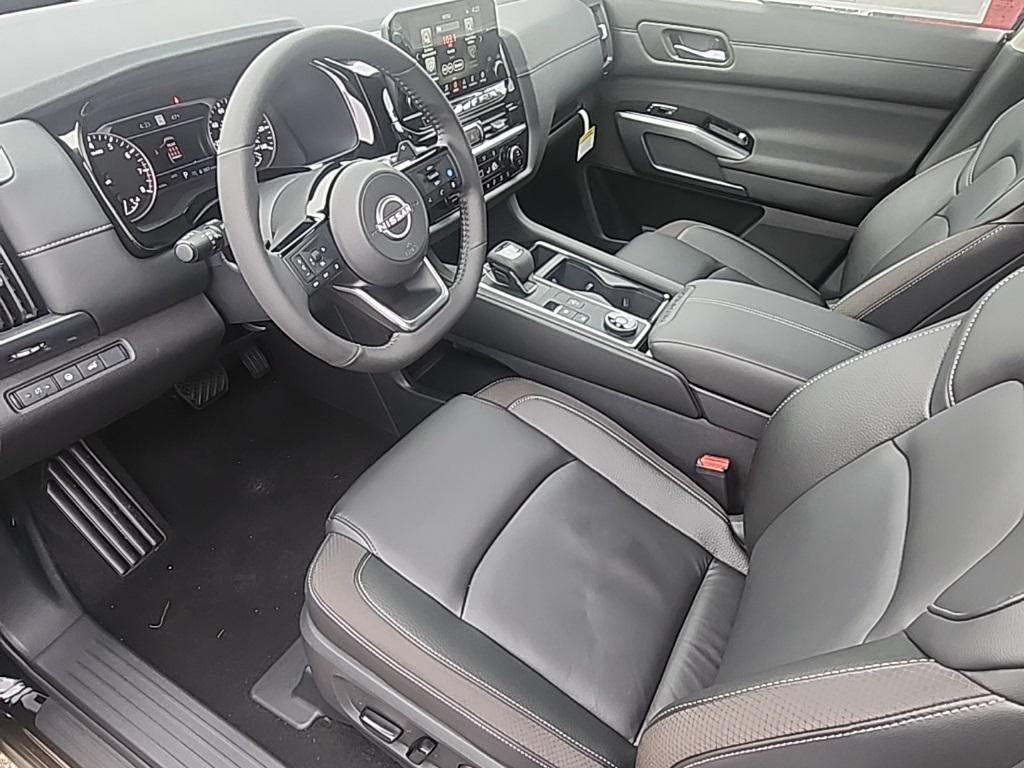 new 2025 Nissan Pathfinder car, priced at $39,960