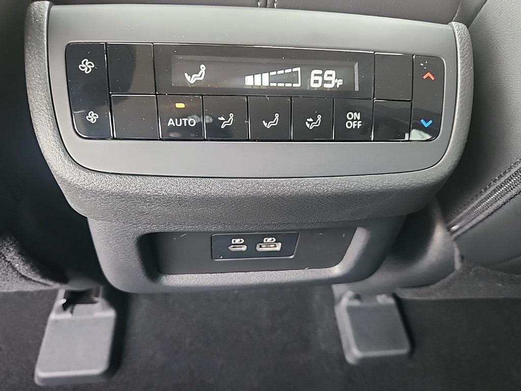 new 2025 Nissan Pathfinder car, priced at $39,960