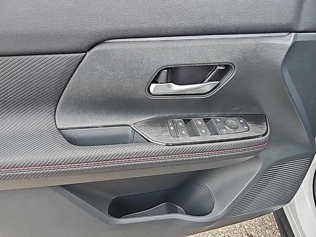 new 2025 Nissan Kicks car, priced at $29,040
