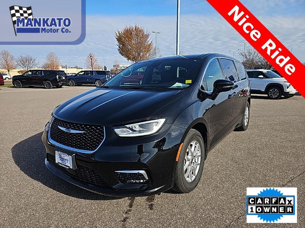 used 2025 Chrysler Pacifica car, priced at $31,967