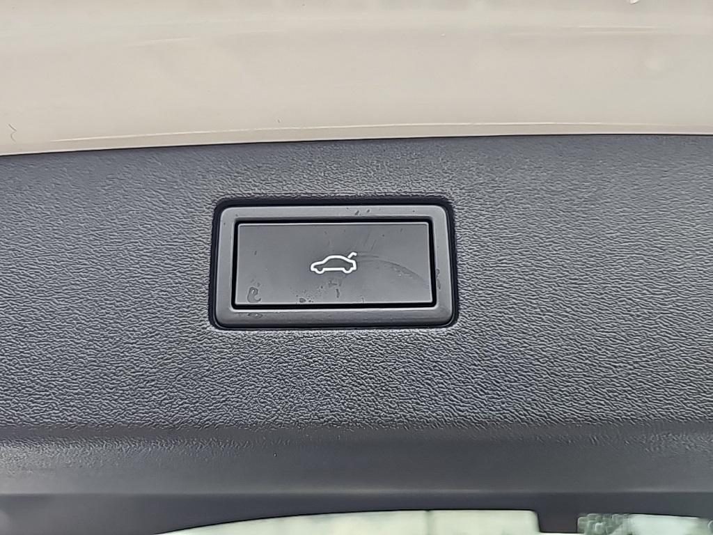 new 2025 Volkswagen Tiguan car, priced at $33,819