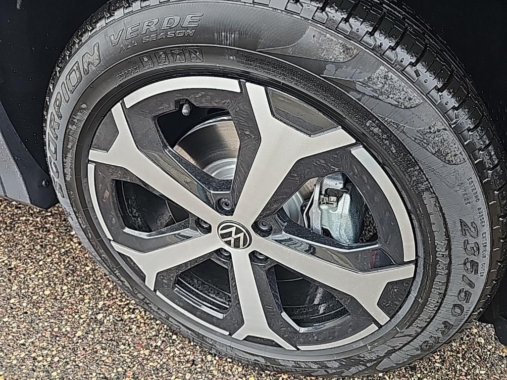 new 2025 Volkswagen Tiguan car, priced at $33,819