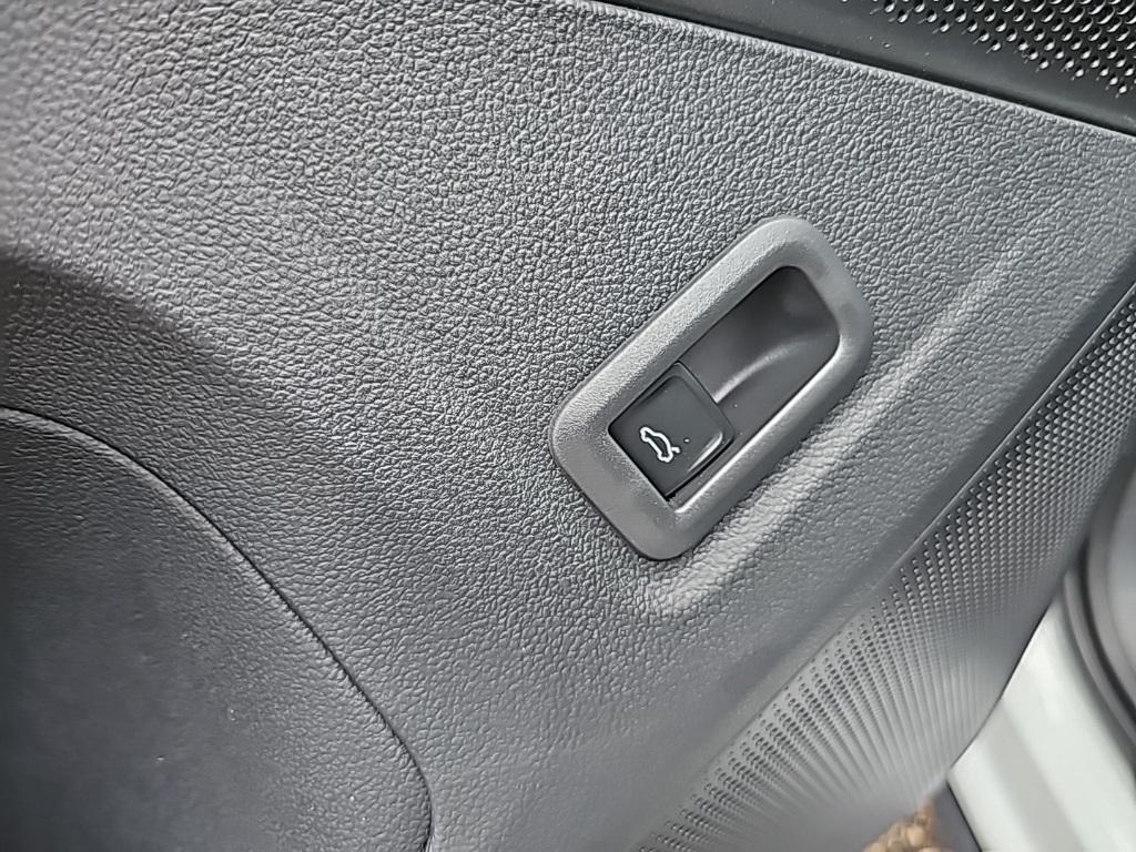 new 2025 Volkswagen Tiguan car, priced at $33,819