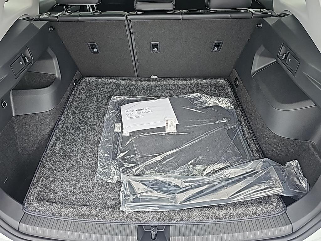 new 2025 Volkswagen Tiguan car, priced at $33,819