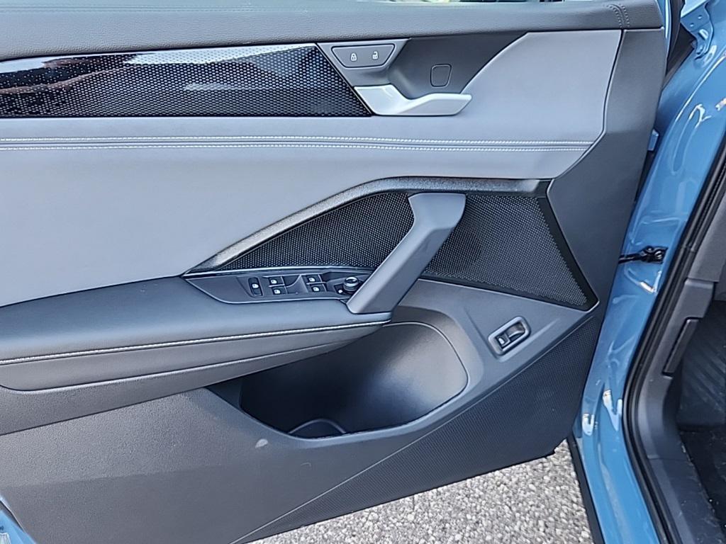 new 2025 Volkswagen Tiguan car, priced at $34,675