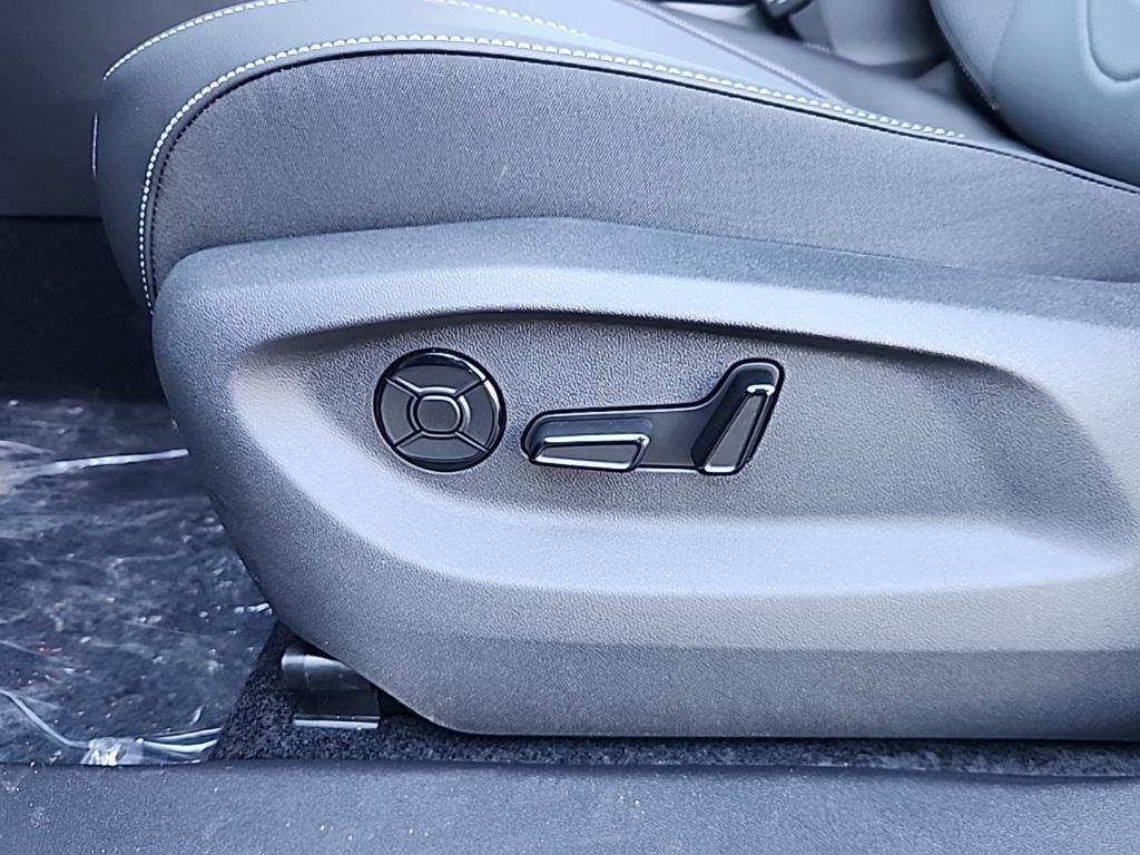 new 2025 Volkswagen Tiguan car, priced at $34,675