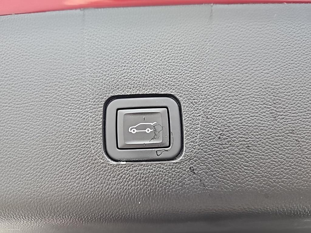 used 2023 Chevrolet Traverse car, priced at $35,999