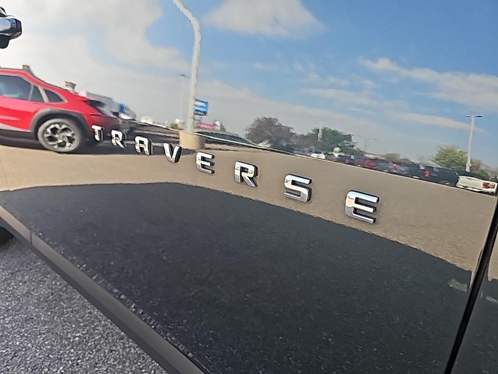 used 2021 Chevrolet Traverse car, priced at $23,340