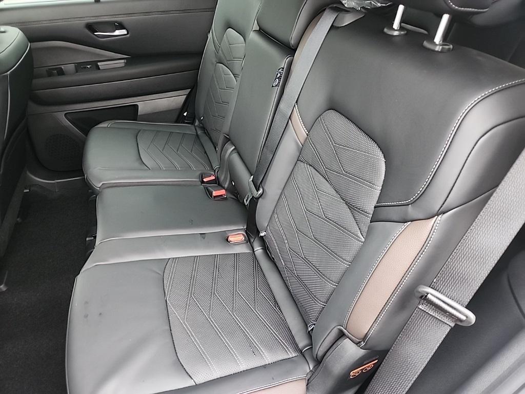 new 2025 Nissan Pathfinder car, priced at $46,360