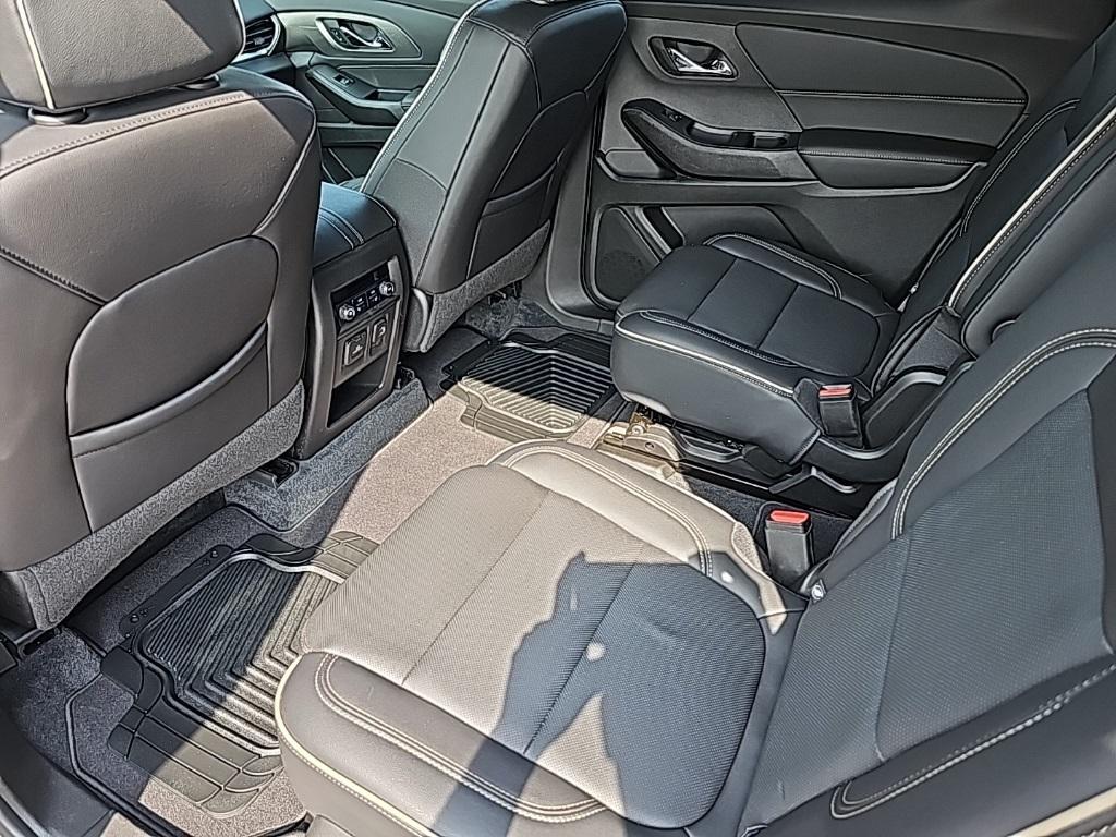 used 2022 Chevrolet Traverse car, priced at $34,804
