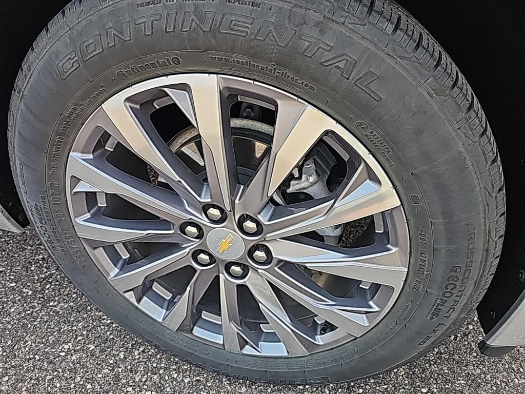 used 2022 Chevrolet Traverse car, priced at $34,804