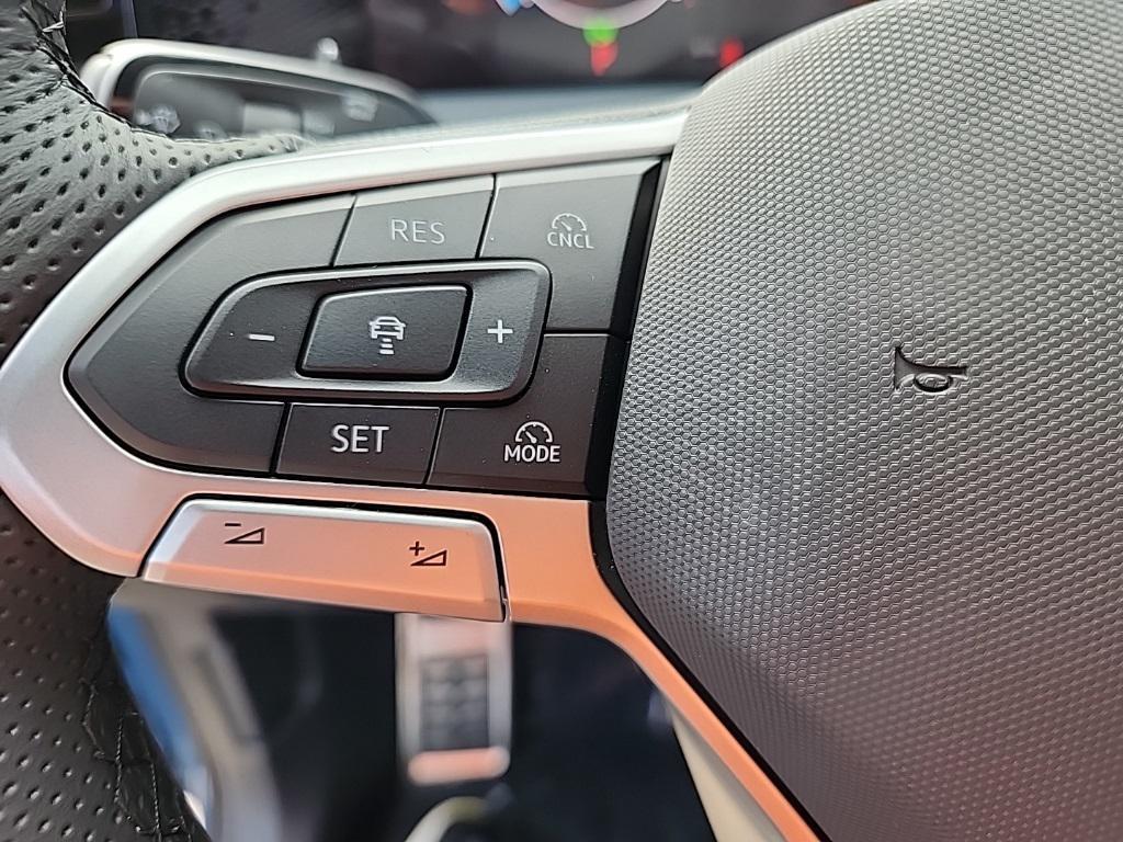 new 2025 Volkswagen Tiguan car, priced at $38,476