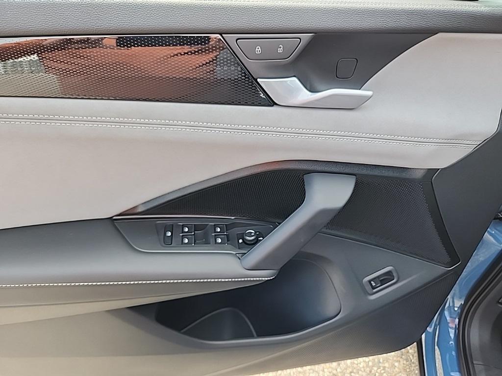 new 2025 Volkswagen Tiguan car, priced at $38,476