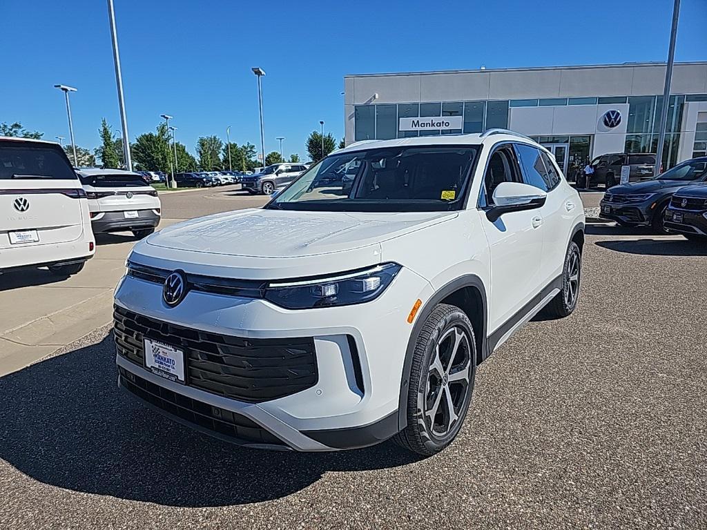 new 2025 Volkswagen Tiguan car, priced at $34,290
