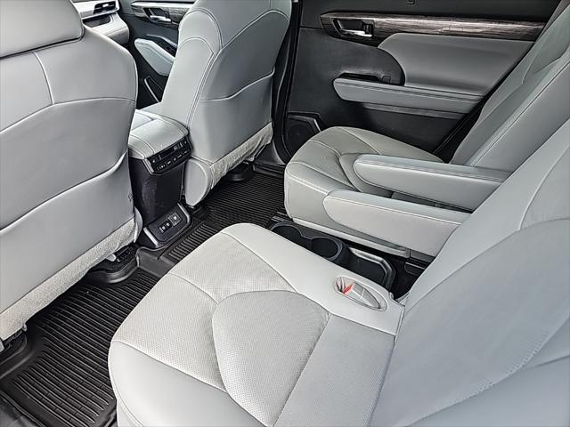 used 2021 Toyota Highlander car, priced at $41,405