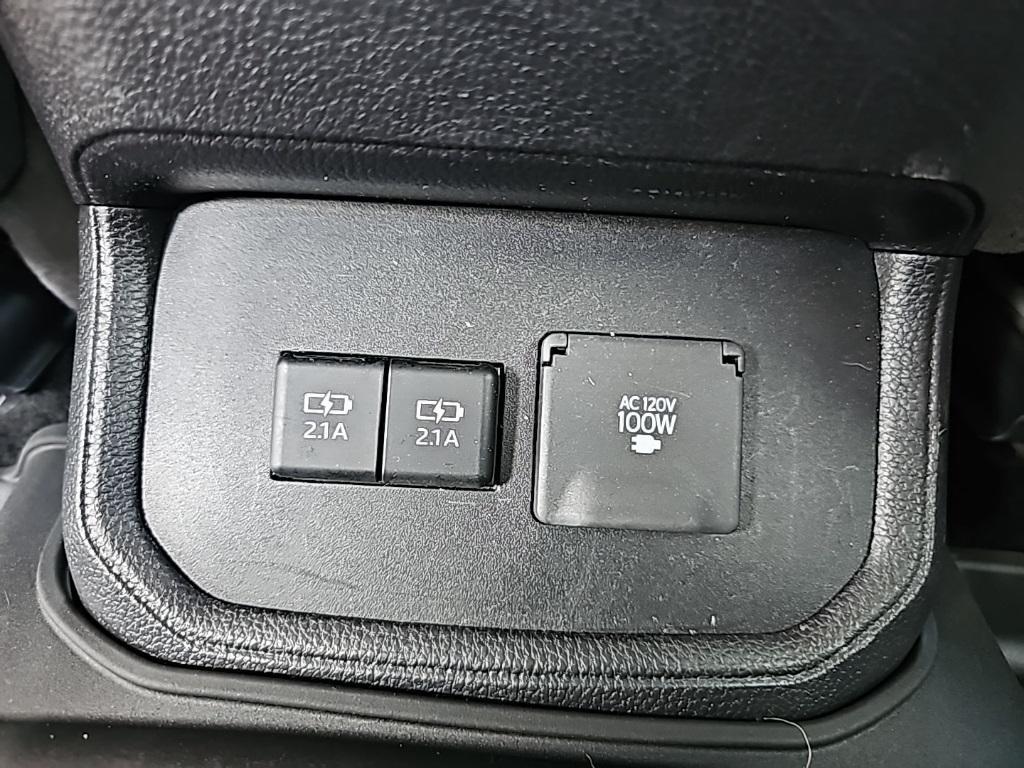 used 2021 Toyota Highlander car, priced at $39,315