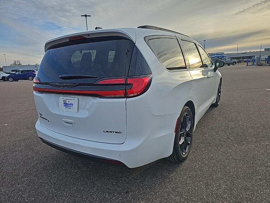 used 2025 Chrysler Pacifica car, priced at $37,867