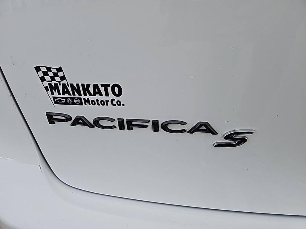 used 2025 Chrysler Pacifica car, priced at $37,867