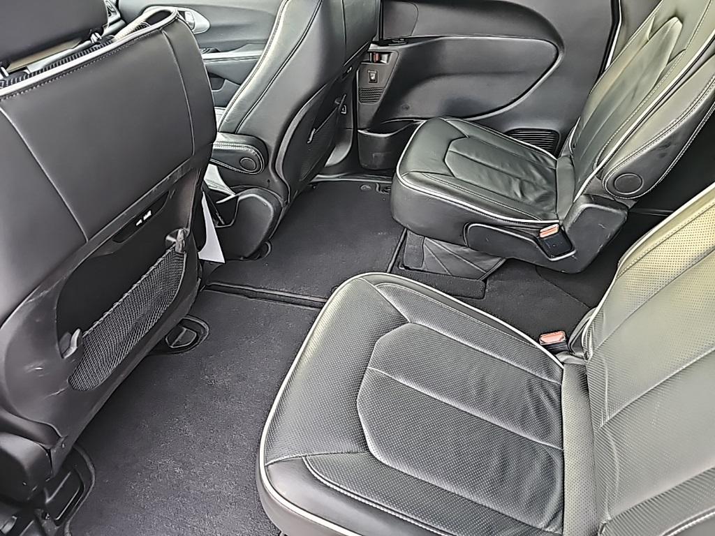 used 2025 Chrysler Pacifica car, priced at $37,867