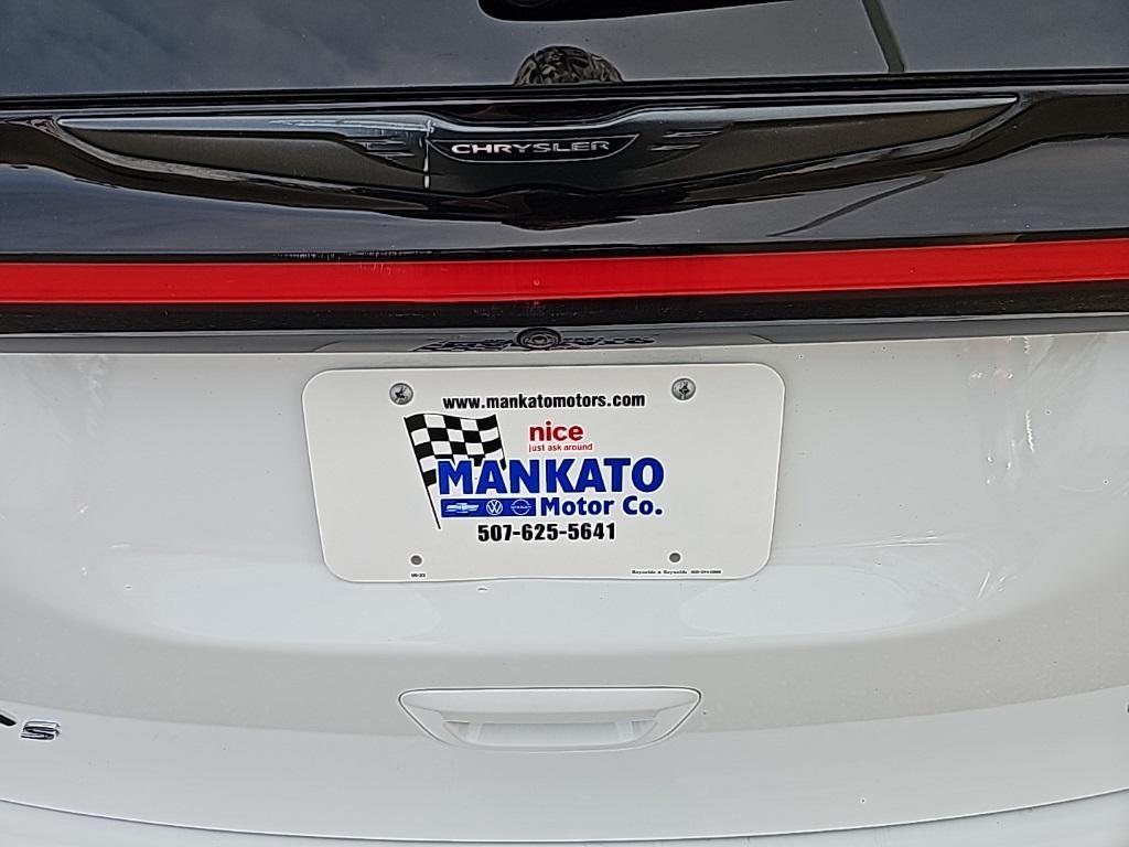 used 2025 Chrysler Pacifica car, priced at $37,867